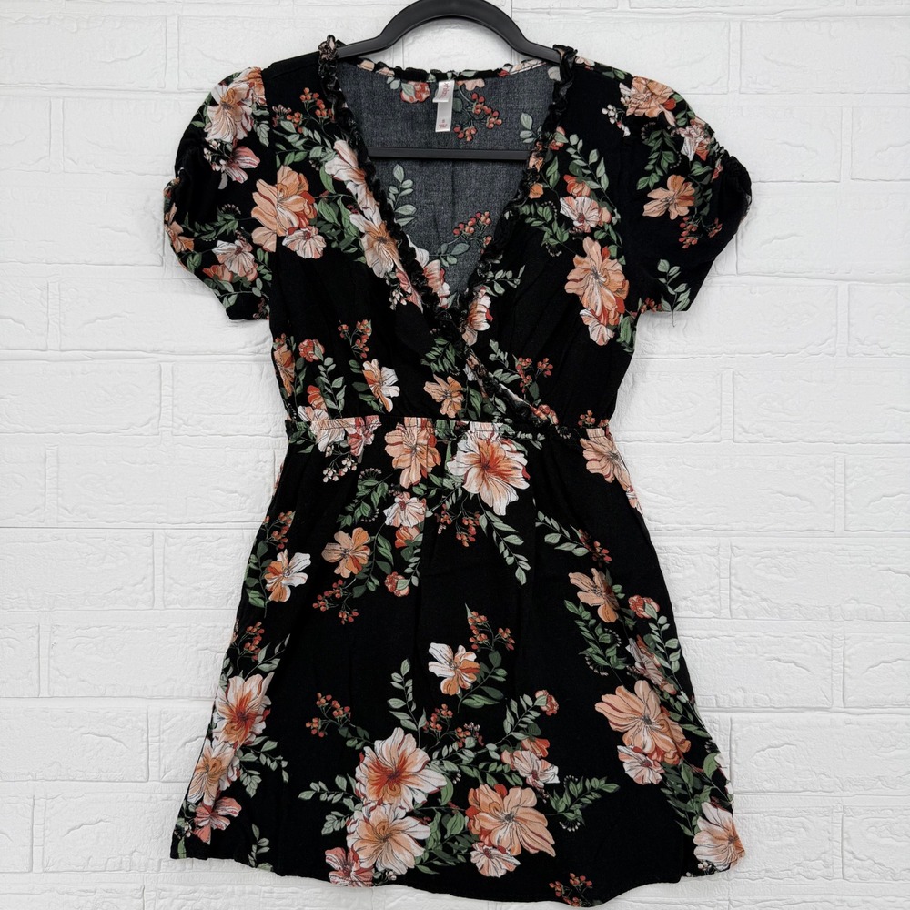 Xhilaration Floral Mini Dress Womens Small Black Short Sleeve V-Neck Ruffle Trim